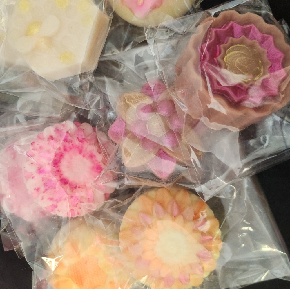 Handcrafted Organic Artisan Soaps | Hand-Poured & Hand-Painted | Spa-Inspired - Picture 2 of 9